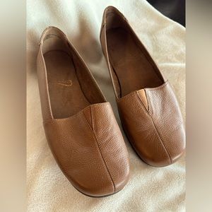 Aerosols comfort loafers. 8 1/2 w.